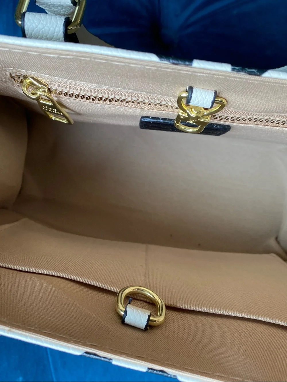 SHOULDER BAG